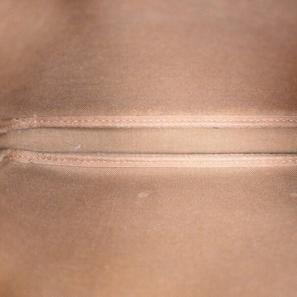 LOUIS VUITTON Pochette Accessoires Shoulder Bag Monogram Leather 498-082025 - Picture 14 of 16